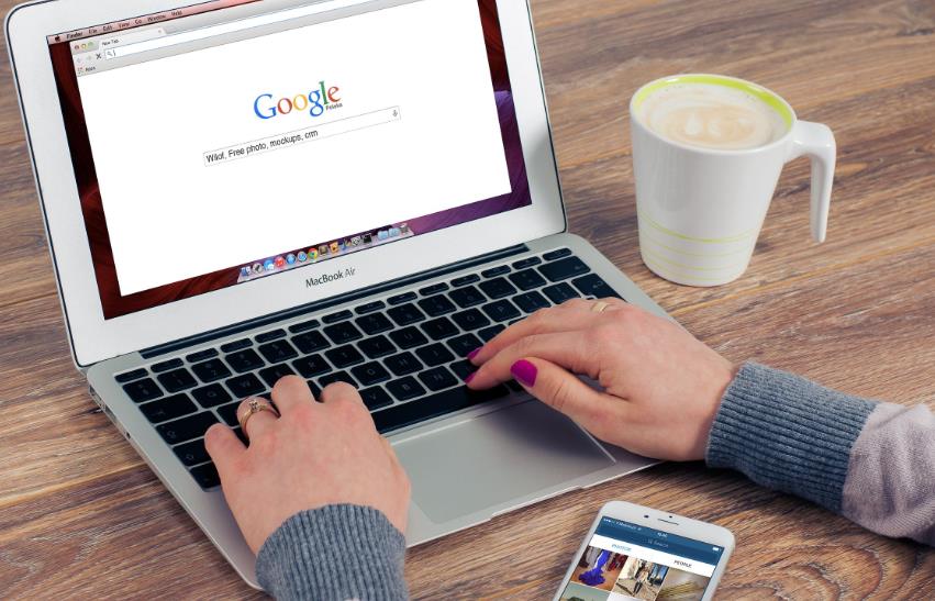Google Guidelines, Google-friendly website, Mobile friendly, SEO Consulting, Search Engine Optimization, Content Marketing, Lisa Chapman Consulting, lisachapman.com, image: pexels.com 